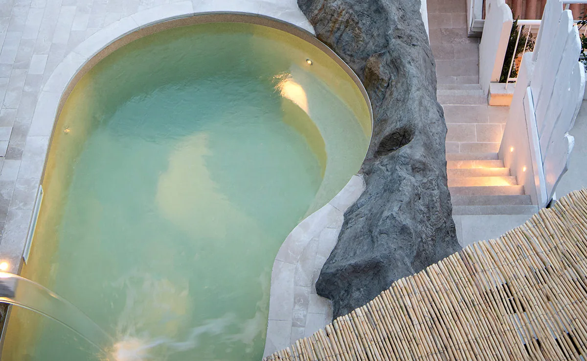 Piccola piscina relax con idromassaggio in Solarium Area